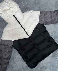 Blouson matelassé vintage en laine personnalisable avec logo brodé, capuche et motif patchwork 3D, service ODM/OEM disponible, taille XS pour l'hiver - Product Image 1