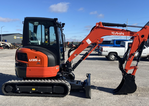 Equipo de Alto Rendimiento, Excavadora KUBOTA U35-4 con Cuchilla Angular a Buen Precio y Gran Stock Disponible - Product Image 2