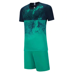 Ropa de fútbol para hombres con logotipo personalizado, precio al por mayor y servicio OEM, diseño de conjuntos de corte automatizado - Product Image 1