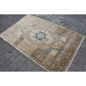 Alfombra Turca Vintage, Alfombra de 4x6.1 pies, Alfombra Azul con Diseño Floral - Product Image 2