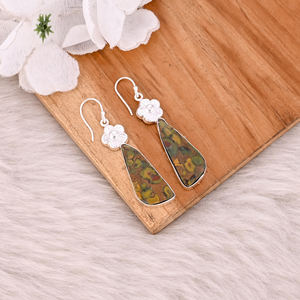 Nouveauté Boucles d'oreilles pendantes en pierre de jaspe fruitée plaquées argent sur laiton pour femmes Fabricant de bijoux Fournisseur de bijoux de mode - Product Image 3