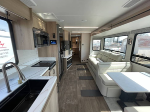 Autocaravanas Dynamaxx Europa 37CA Clase C Usadas 2024 2023, de Primera Calidad, para 4-6 Personas, Interiores Espaciosos, Económicas - Product Image 3