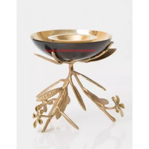 Porte-encens floral en laiton fabriqué à la main avec bol en métal à finition antique et base plaquée or Accent de décoration intérieure au prix de gros - Product Image 4
