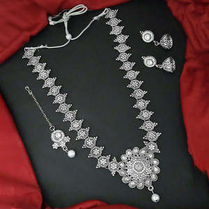 Kriaa Fine Jewelry Set <b>Silver</b> <b>Plated</b> White Stone and Kundan Necklace with Maang Tikka 1109875 Model - Product Image 1