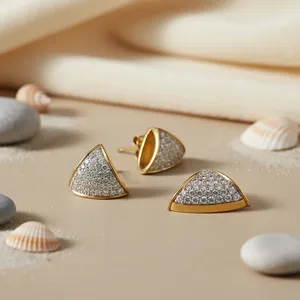 Pendientes de Aro de Latón Chapados en Oro de Moda con Circonita Cúbica para Joyería de Moda Femenina - Product Image 1