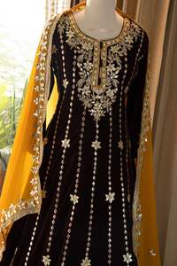 Traje Gota Patti Premium para Mujer para Fiesta con Encaje Dorado de Lujo, Bordado Audaz y Acabado Elegante - Product Image 5