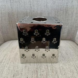 Elegant Vintage-Style Galvanized Metal Tissue Holder for Rustic Home Office Decor and Napkin Usage - Product Image 5
