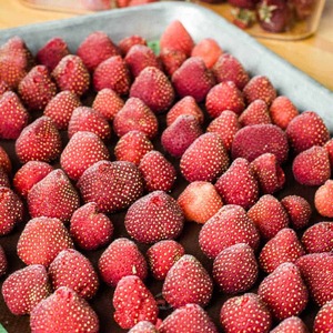 Fresas congeladas cosechadas maduras y congeladas Fresas congeladas a granel empaquetadas con sabor a fruta 100% pura calidad congelada Premium - Product Image 4