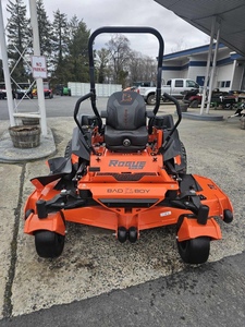 Cortadora de Césped Comercial e Industrial de Giro Cero Bad Boy Rogue 2025 de 72 Pulgadas, Motor de Gasolina de 4 Tiempos y 125cc con Caja Recolectora de Césped de 300L - Product Image 4