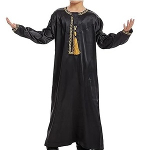 Túnicas Tradicionales para Niños de Alta Calidad, Lisas, en Color Negro, de Seda y Poliéster, Servicios de Fabricación al por Mayor OEM, Túnicas Transpirables - Product Image 1