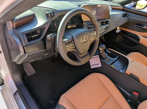 Lexus ES 350 SEDAN CAR d'occasion récent - Product Image 3