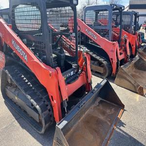 Kubota รถตักขนาดเล็กดีเซลสำหรับทำความสะอาดทุ่งหญ้ารถตัก - Product Image 1
