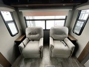 Fourgonnette d'occasion 2020 F-o-r-e-s-t R-i-v-e-r Rockwood Signature Ultra Lite - Product Image 5