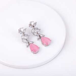 ต่างหูห้อยเพทายสีเงินสุดวิเศษเครื่องประดับแฟชั่น - Product Image 4