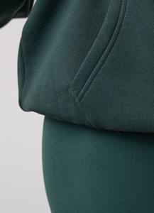 Pull à capuche d'hiver de haute qualité pour femmes avec poche kangourou Nouvelle mode Vêtements décontractés Fabricant OEM Surdimensionné Idéal - Product Image 4