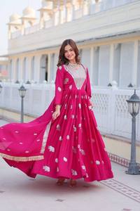 Magnifique ensemble robe et dupatta pour soirée, en matériaux recyclés infroissables, avec broderies de sequins, toutes saisons - Product Image 6