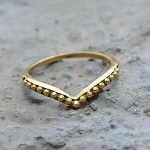 แหวนทองเหลืองรูปตัววีเคลือบทอง 18k แบบขายส่งสำหรับผู้หญิง - Product Image 4