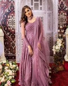 ชุดเดรสยาวสำหรับผู้หญิงชุดเดรสสำหรับงานแต่งงานผ้าจอร์เจียสังเคราะห์พร้อมลำดับและงานกระจก - Product Image 2