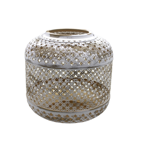 Diseño impresionante Hierro decorativo Tamaño estándar Linterna Color blanco mate Portavelas moderno y elegante para la decoración del hogar - Product Image 2