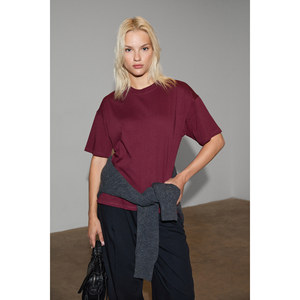 T-shirt à col rond et fente latérale en coton biologique 100% pour femme GRIMELANGE Jemmy, coupe décontractée - Product Image 3