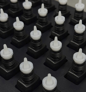 Pegamento para Pestañas Vegano y Libre de Crueldad Animal, 15 ml, Etiqueta Blanca, Activador de Pegamento para Pestañas con Ajuste de Humedad, Empaque Personalizado - Product Image 6