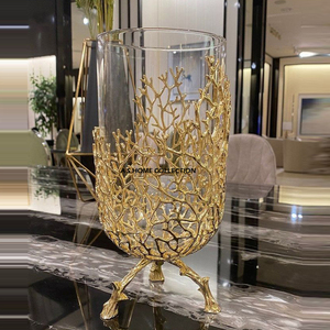 Elegante Jarrón de Vidrio Dorado con Diseño de Hojas para Exhibición en Ocasiones Especiales, Decoración de Mesa de Reuniones y Regalos, Procedente de la India - Product Image 1