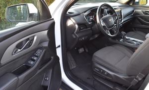 Chevrolet Traverse AWD 2023 Usado en Excelentes Condiciones, 3 Filas, Edición LT, Componentes Plásticos OEM de Grado Industrial - Product Image 3