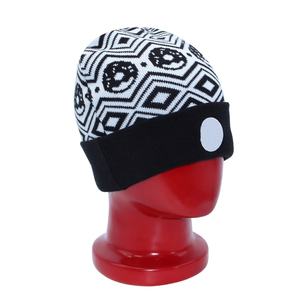 Bonnet d'hiver chaud en tricot pour homme, logo personnalisé, nouvelle arrivée 2026, vente en gros, bonnet en jacquard tricoté personnalisé - Product Image 4