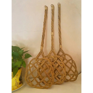 Outils de nettoyage en rotin Nettoyeur de batteur de tapis Fabriqué au Vietnam Raquette traditionnelle forte tissée par rotin pour nettoyer Duster - Product Image 3