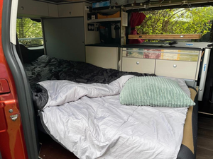 Used 2024 Ultra-Luxury Gas/Petrol 4x4 SUV Left R18 Fabric 5 Bunks 177HP 130KM 6 Cylinder 7 Seater Automatic Transmission - Product Image 3