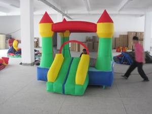 Château gonflable en nylon pour enfants pour le plaisir dans les parcs d'aventure et les garderies - Product Image 1