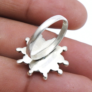 Fabuleux Design 925 Sterling Silver Natural Blue Fire Labradorite Gemstone Flower Shape Ring Bijoux faits à la main Fournisseur en gros - Product Image 2