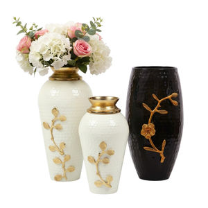 Jarrones Metálicos Elegantes en Blanco y Negro con Detalles en Dorado para Decoración del Hogar, Juego de Macetas Decorativas con Textura Martillada a Precio Económico - Product Image 1
