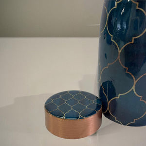 Botella de agua con acabado brillante Negro de 950ML de cobre puro estampado Meena de diseño atractivo de primera calidad, tapa atornillada ecológica certificada por CE - Product Image 4