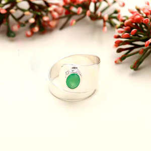 แหวนโอนิกซ์สีเขียวตัดรูปไข่925การตั้งค่าฝาเงินแท้เครื่องประดับสตรีดีไซน์ตามสั่งส่งตรงจากโรงงาน - Product Image 3