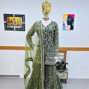 Conjunto de Kurti, Pantalón y Dupatta de Diseñador, Traje Tradicional para Fiestas, Traje de Boda, Tela de Georgette Sintética, Completamente Bordado - Product Image 1