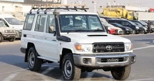 Meilleure offre LandCruiserS 70 2016 |   Moteur diesel turbo 4.5 |   RHD 5 portes |   Option complète |   SUV 4x4 propre et bien entretenu - Product Image 5