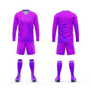 Fabricant OEM d'uniformes de football personnalisés, ensemble maillot et short de haute qualité, tissu respirant, léger et à séchage rapide, personnalisable pour les clubs - Product Image 5