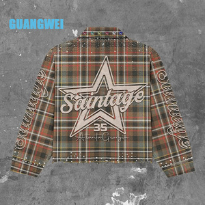 ชุดเซ็ตเสื้อเชิ้ตและกางเกงขาสั้นลายสก็อตย้อนยุคผ้าฝ้ายแท้ 100% สำหรับผู้ชาย แบบสั่งทำพิเศษ ตกแต่งด้วยตัวอักษรประดับเพชร พิมพ์ลายแบบวินเทจ ดีไซน์ขาดๆ แบบดิสเทรส แห้งเร็ว - Product Image 4