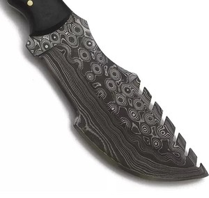 Couteau de traqueur en acier damas magnifiquement ajusté avec lame à motif de goutte de pluie OEM personnalisable avec manche en corne pins en laiton - Product Image 2