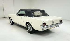 Mustang Cabriolet 1966 d'occasion en excellent état, moteur V8 289, faible kilométrage - Product Image 1