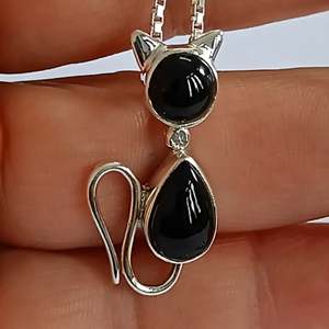 Pendentif artisanal en argent sterling 925 de la marque Navya Craft, design chat, onyx noir, chaîne réglable de 16 à 24 pouces, cadeau pour elle - Product Image 5