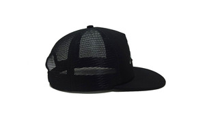 Casquette Trucker Personnalisée avec Logo Coloré et Patch Graffiti Urbain, Dos en Maille Durable, Broderie Streetwear pour Marques, Snapback - Product Image 3