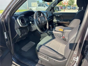 Pick-up 4x4 tout-terrain d'occasion 2024 avec conduite à droite, moteur essence 2.7L/3.5L, véhicule utilitaire durable, sièges en tissu, côté gauche - Product Image 2