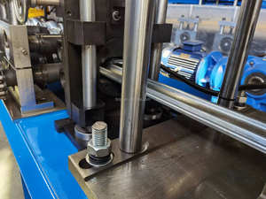 Machine de formage à rouleaux pour lames de porte à volets en acier avec moteur hydraulique et contrôle PLC certifié CE ISO Longue durée de vie - Product Image 5