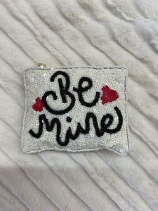 Hermoso equipo de bordado SIC'EM con cuentas tradicionales/Bolso pequeño de mascota con personalización y atractivo lindo por Hiba Enterprises - Product Image 6
