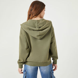 Sweats à capuche sportifs en coton slim pour femmes, confortables, surdimensionnés, hauts courts, vestes d'entraînement, personnalisés, grande taille, hiver, à capuche, vente en gros - Product Image 3