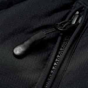 Veste matelassée chaude avec une isolation douce et un matériau durable conçue pour une protection fiable en extérieur en hiver - Product Image 2