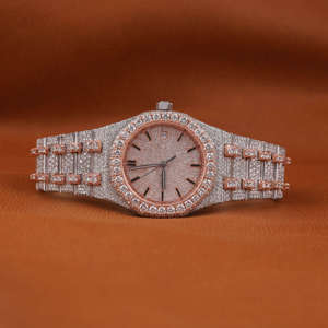 Đồng hồ đeo tay nam hip hop sang trọng hai giai điệu chất lượng cao tùy chỉnh <span class=keywords><strong>C</strong></span>. VD Lab Grown kim <span class=keywords><strong>c</strong></span>ương đầy đủ thiết kế <span class=keywords><strong>c</strong></span>ổ điể<span class=keywords><strong>n</strong></span> - Product Image 1