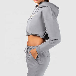 Sudaderas con capucha recortadas para mujer con estampado de logotipo personalizado OEM, Jersey informal de manga larga con cordón para entrenamiento de gimnasia para invierno - Product Image 6